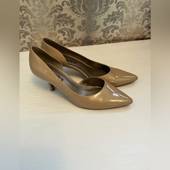 Moda Spana Cream/Tan Pointy Toe Heels Patient leather Size 8 - Picture 5 of 10
